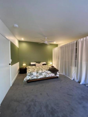 The Sanctuary. Acreage 3 minutes to Yandina.